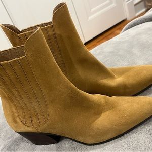 NWT. Zara Split Suede Cowboy-Style Ankle Boots. Size 40/9US perfect condition